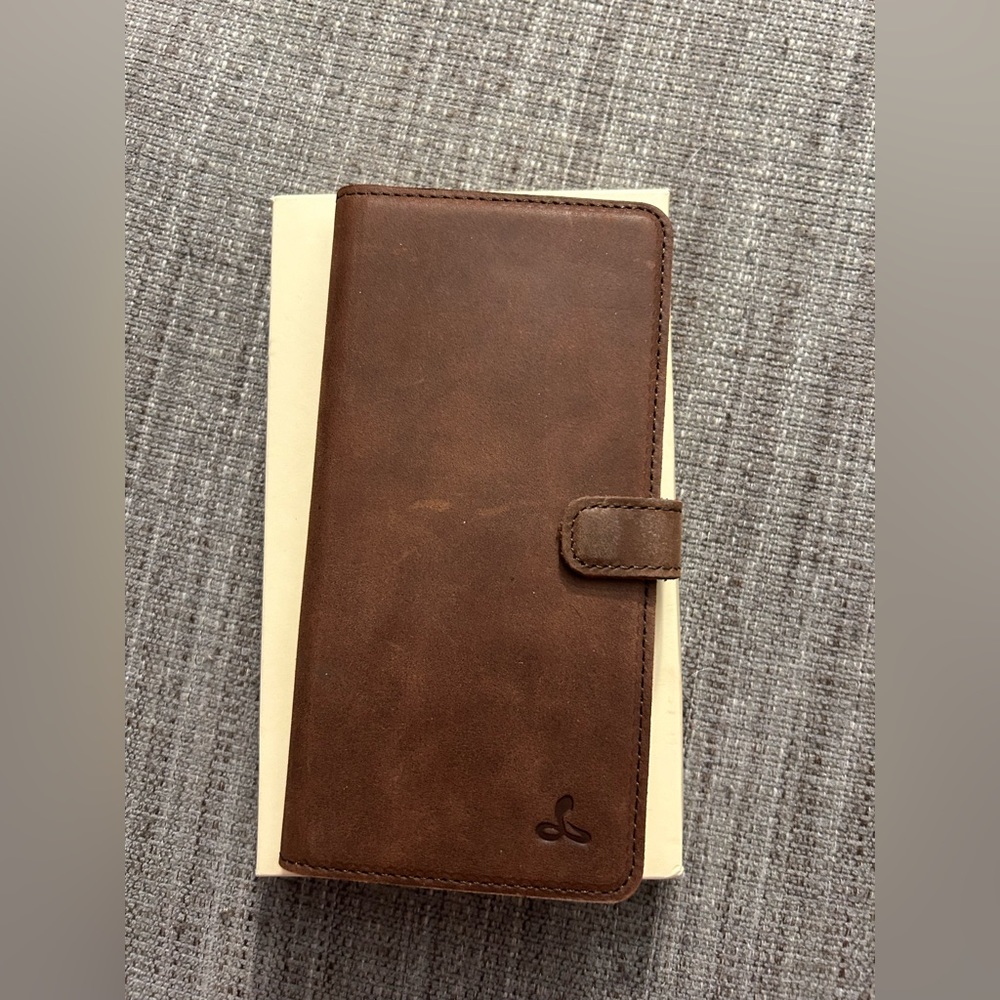 Snakehive iPhone 6 Plus leather case